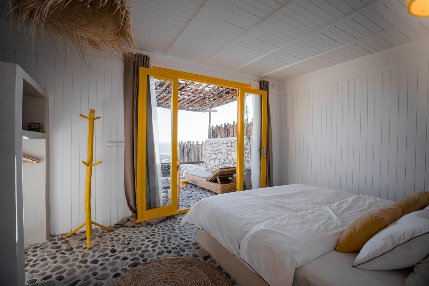 capsimbay-yellow-cottage-room-2